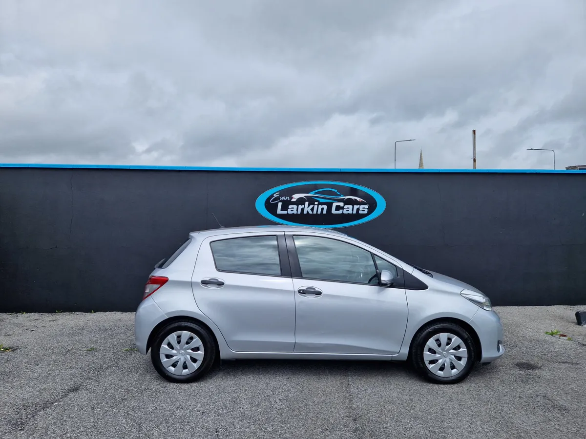 142 Toyota Yaris 1.0 Petrol Low Miles Cheap Tax - Image 4