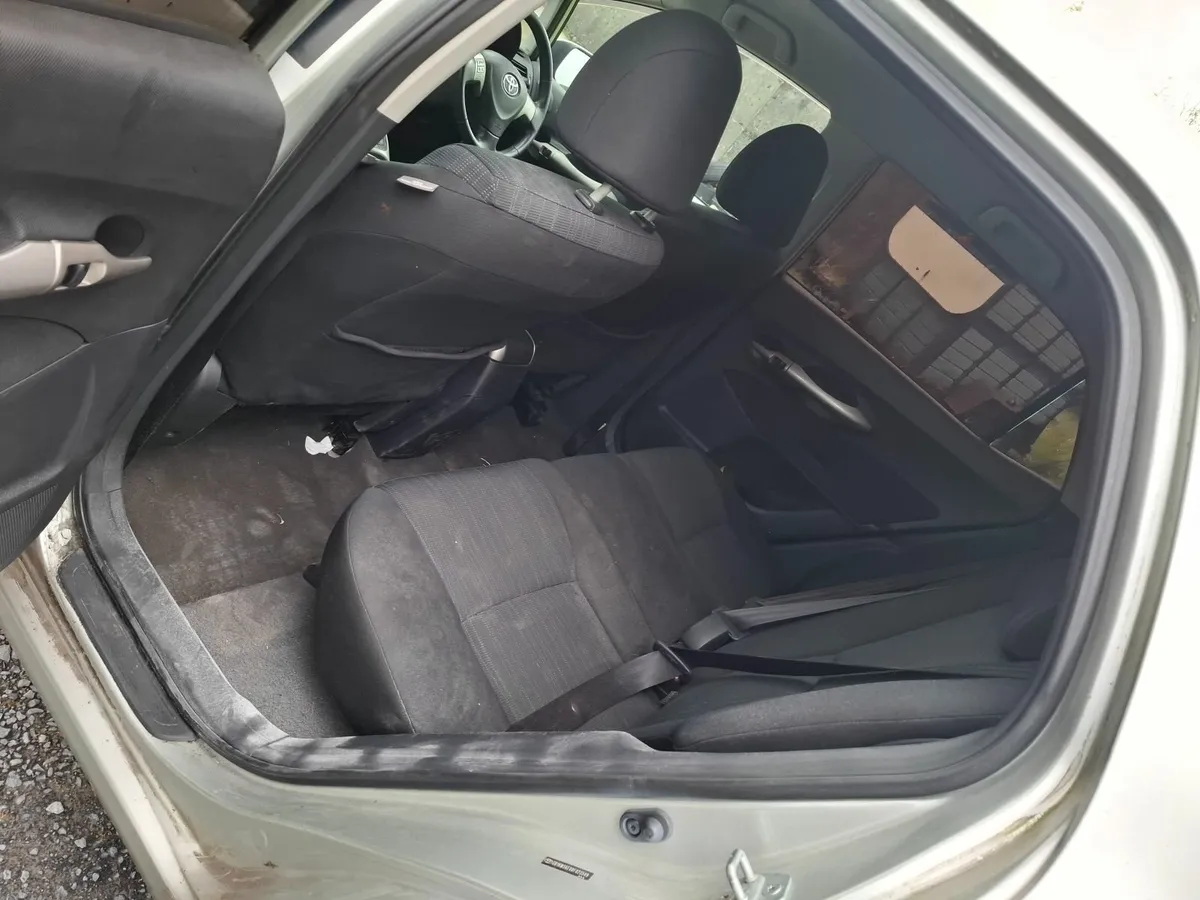 Toyota Auris 2009 - Image 4