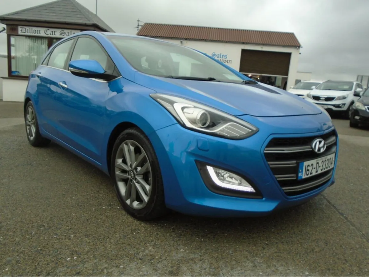 Hyundai i30 Premium Blue Drive 5DR 134BHP - Image 2