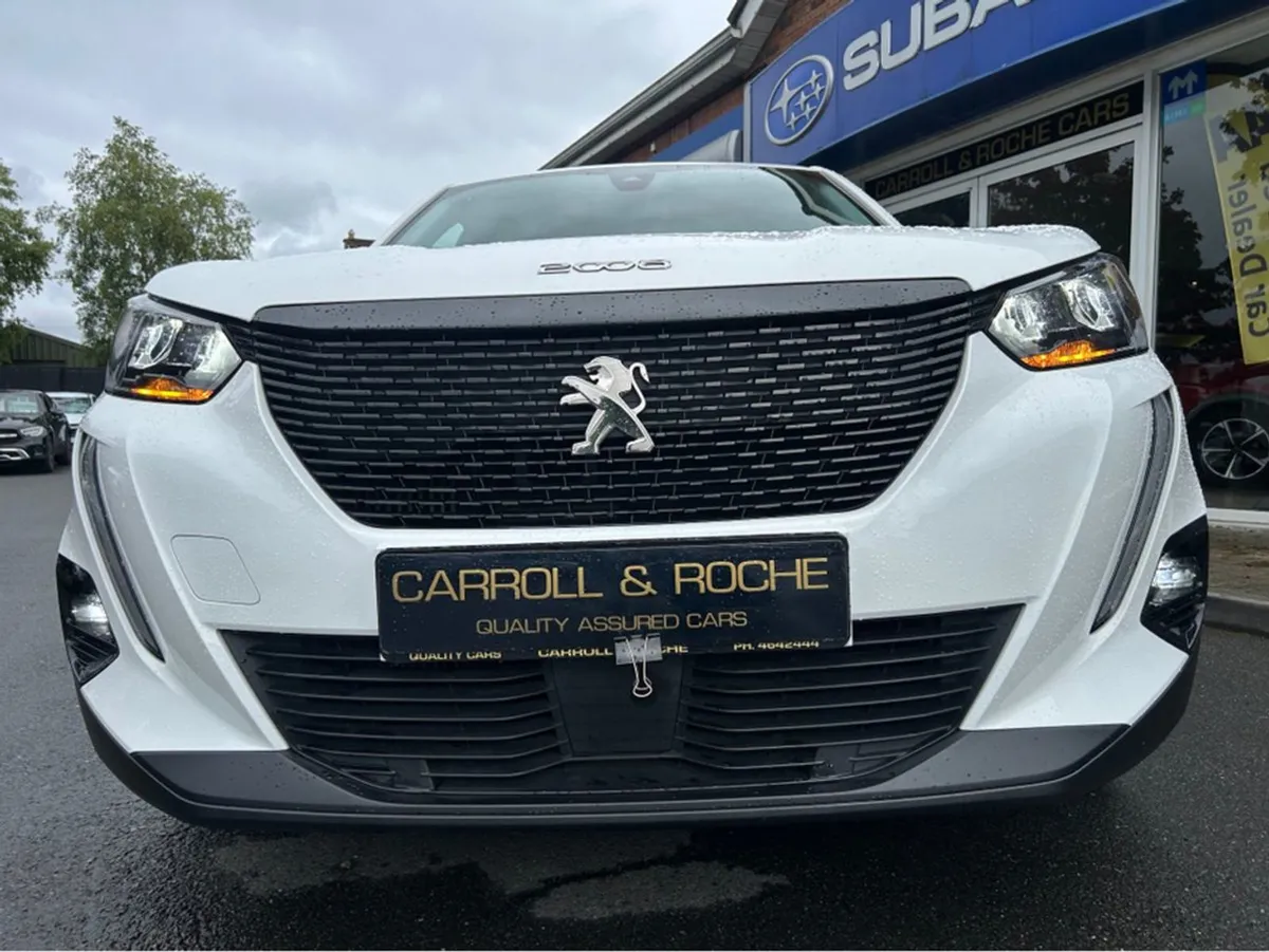 Peugeot 2008 Active 1.2 SUV Style in White - Low - Image 4