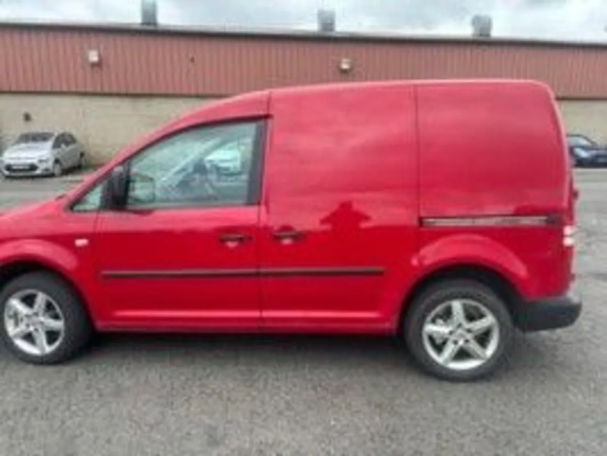 Volkswagen Caddy 2011 - Image 2