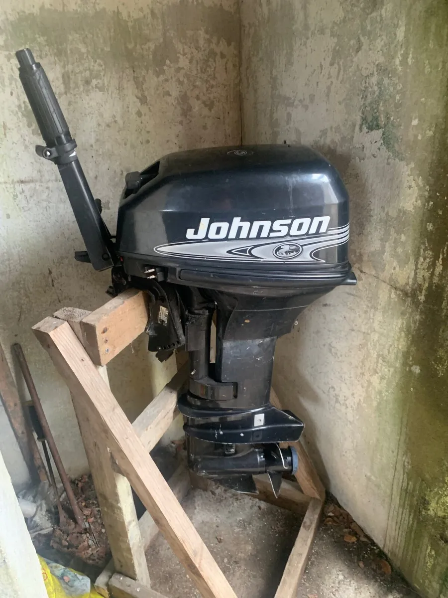 Outboard Motor 15hp Johnson - Image 1