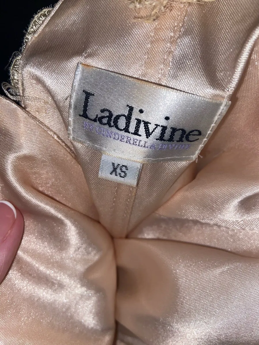 Dress champagne gold  colour - Image 4