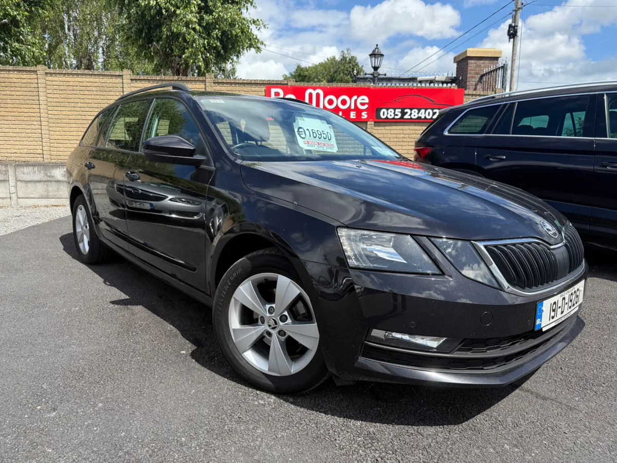 Skoda Octavia * ESTATE - Image 2