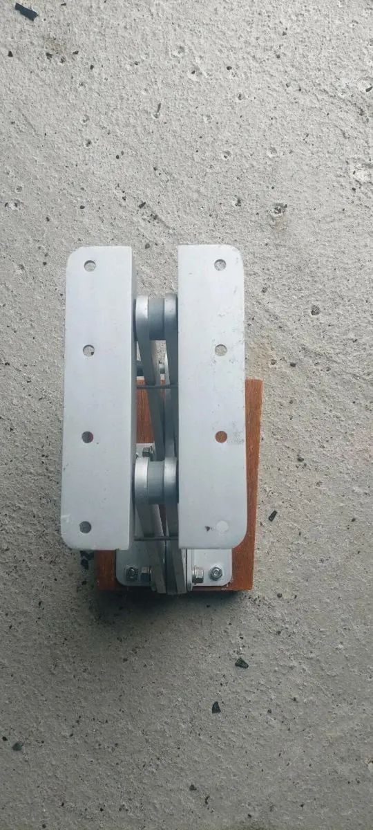 Auxilary outboard bracket - Image 3