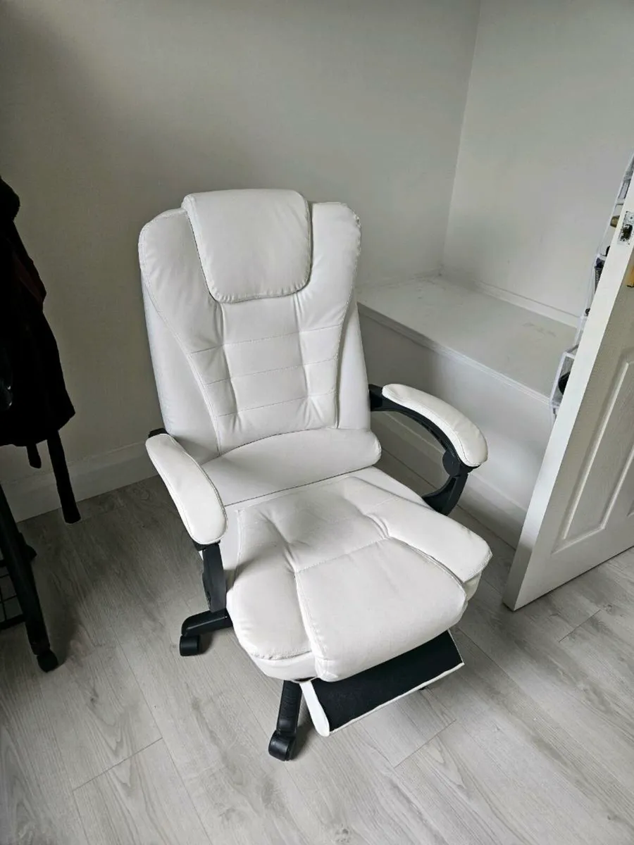 Gaming chair with massage feature - Image 1