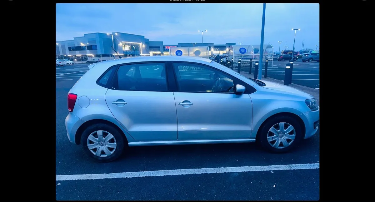 Volkswagen Polo 2010 - Image 2