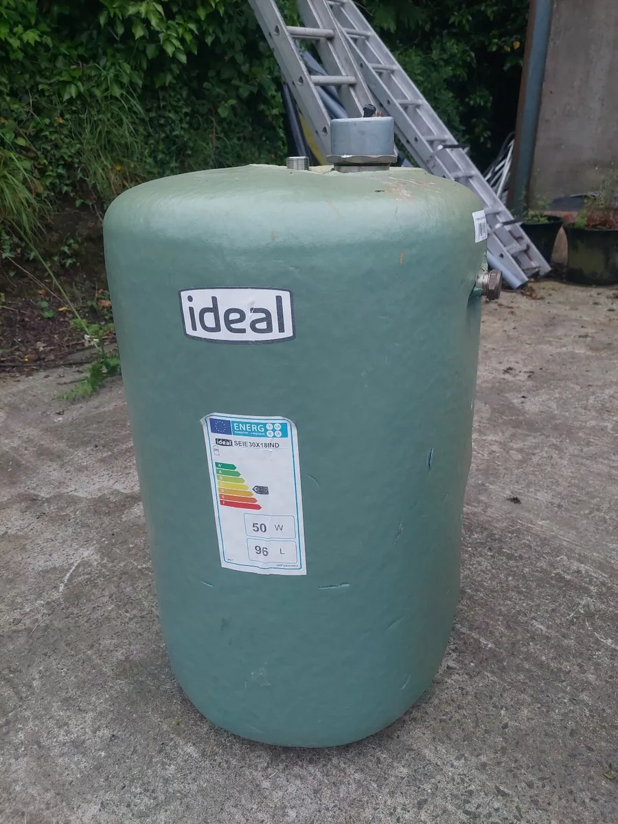 Hot water cylinder - Image 1