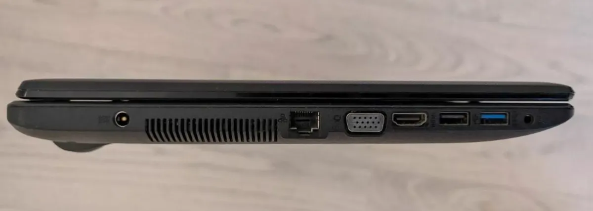 Laptop - Image 4
