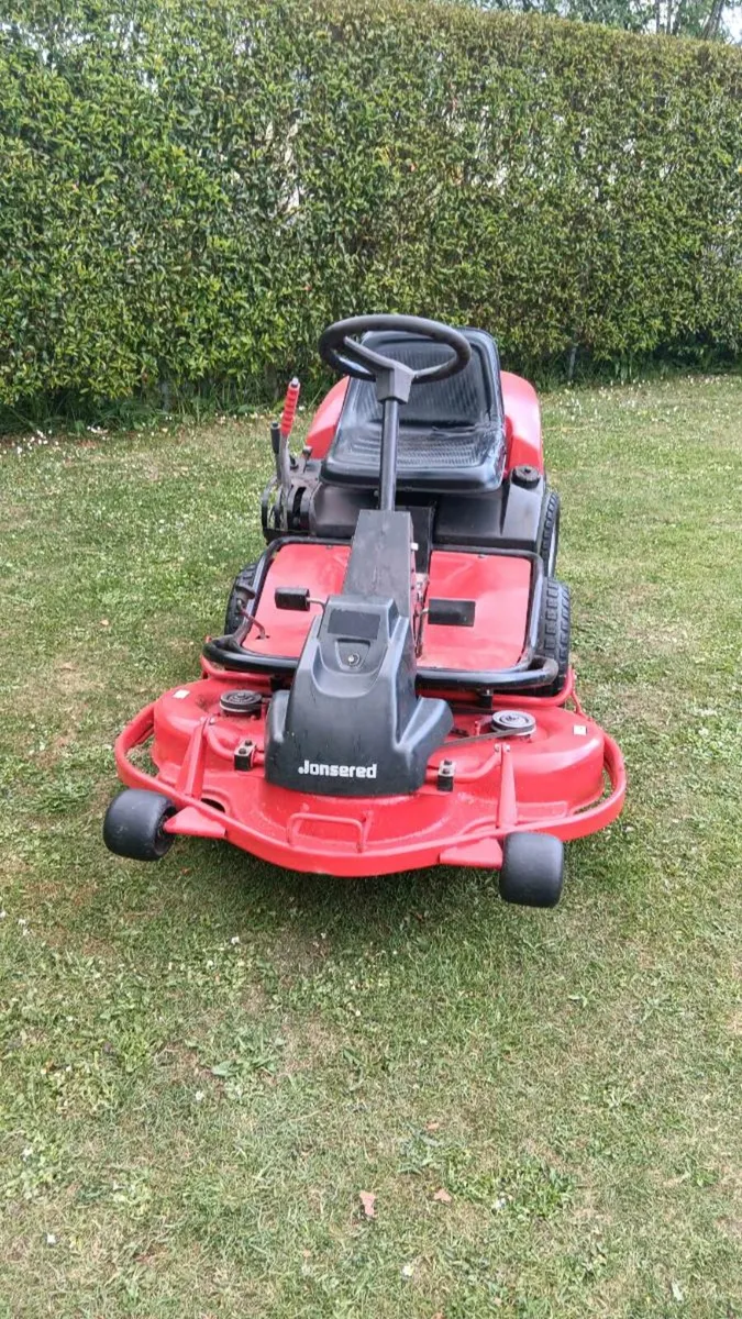 Jonsered rider, hydrostatic, 15.5hp B&S ENGINE - Image 2