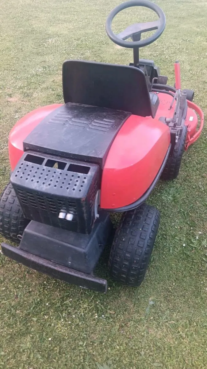 Jonsered rider, hydrostatic, 15.5hp B&S ENGINE - Image 3