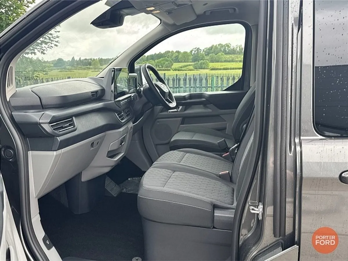Ford Transit Custom  6 Seats phev limited double - Image 4
