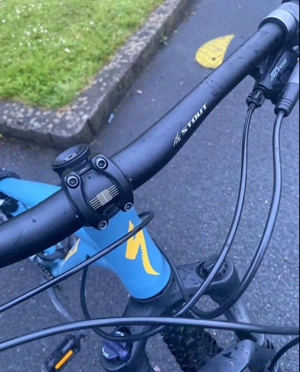 Mountain bike - Image 1