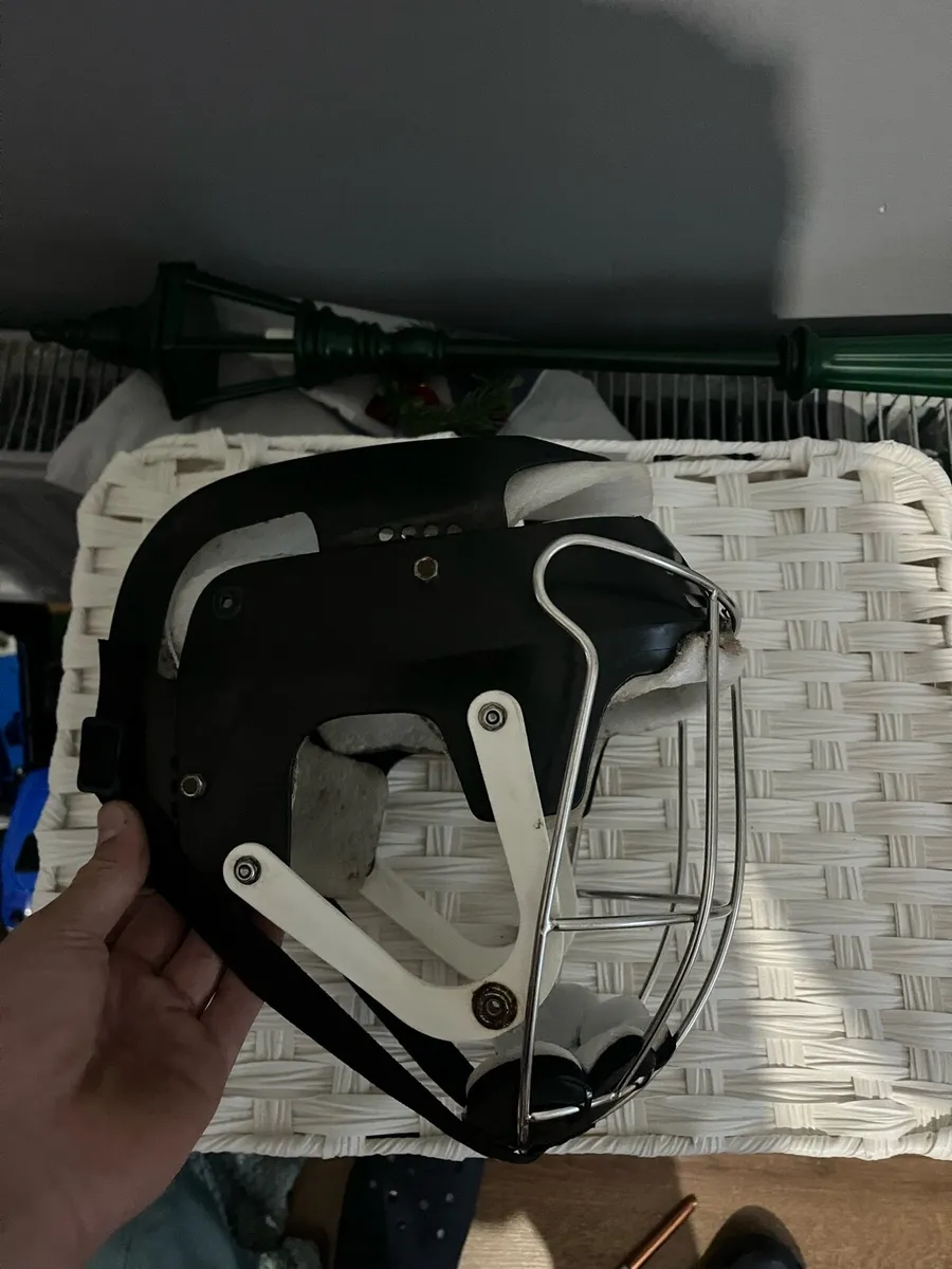 Old style cooper hurling helmet - Image 4