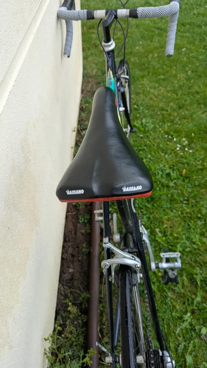 Classic Vintage Road Bike - Image 2