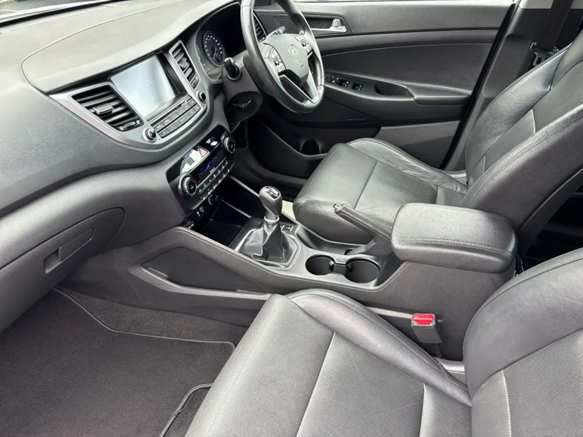 Hyundai Tucson Executive 5DR - Image 3