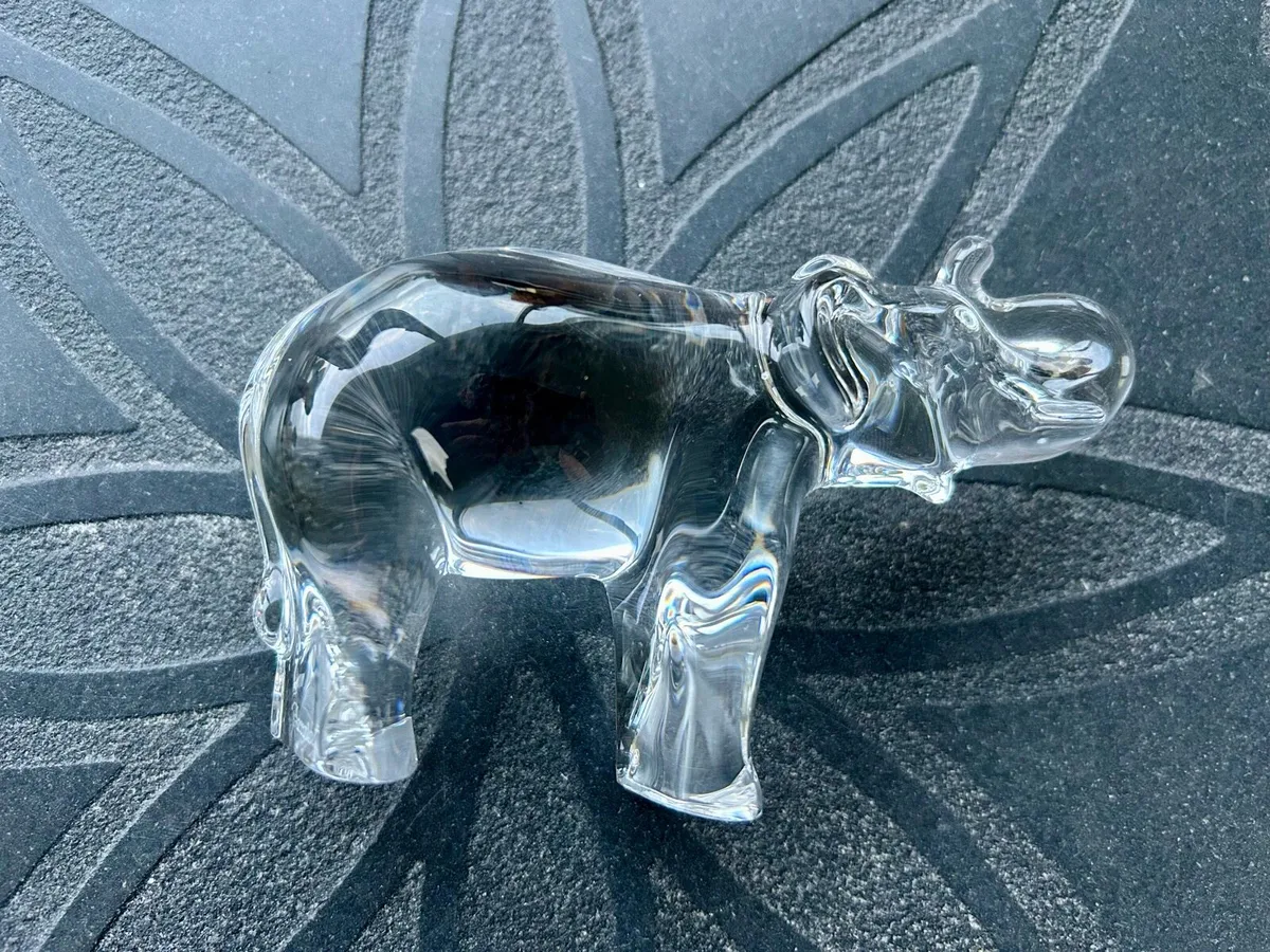 Baccarat glass elephant - Image 2