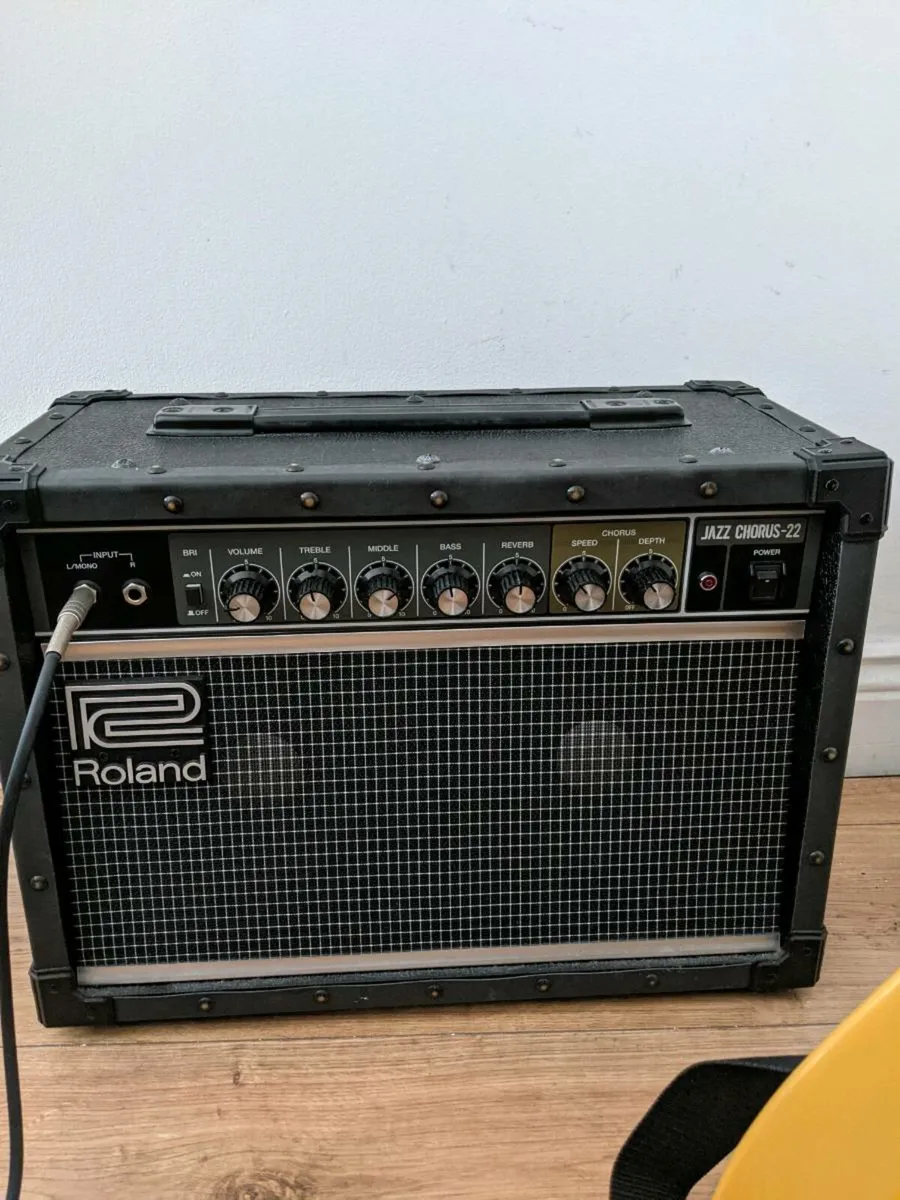 Roland JC-22 Jazz Chorus Guitar Amp
