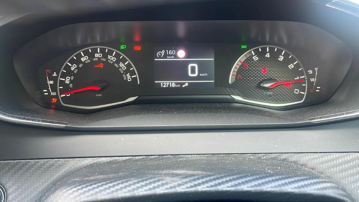 2023 Peugeot 208 - Image 3