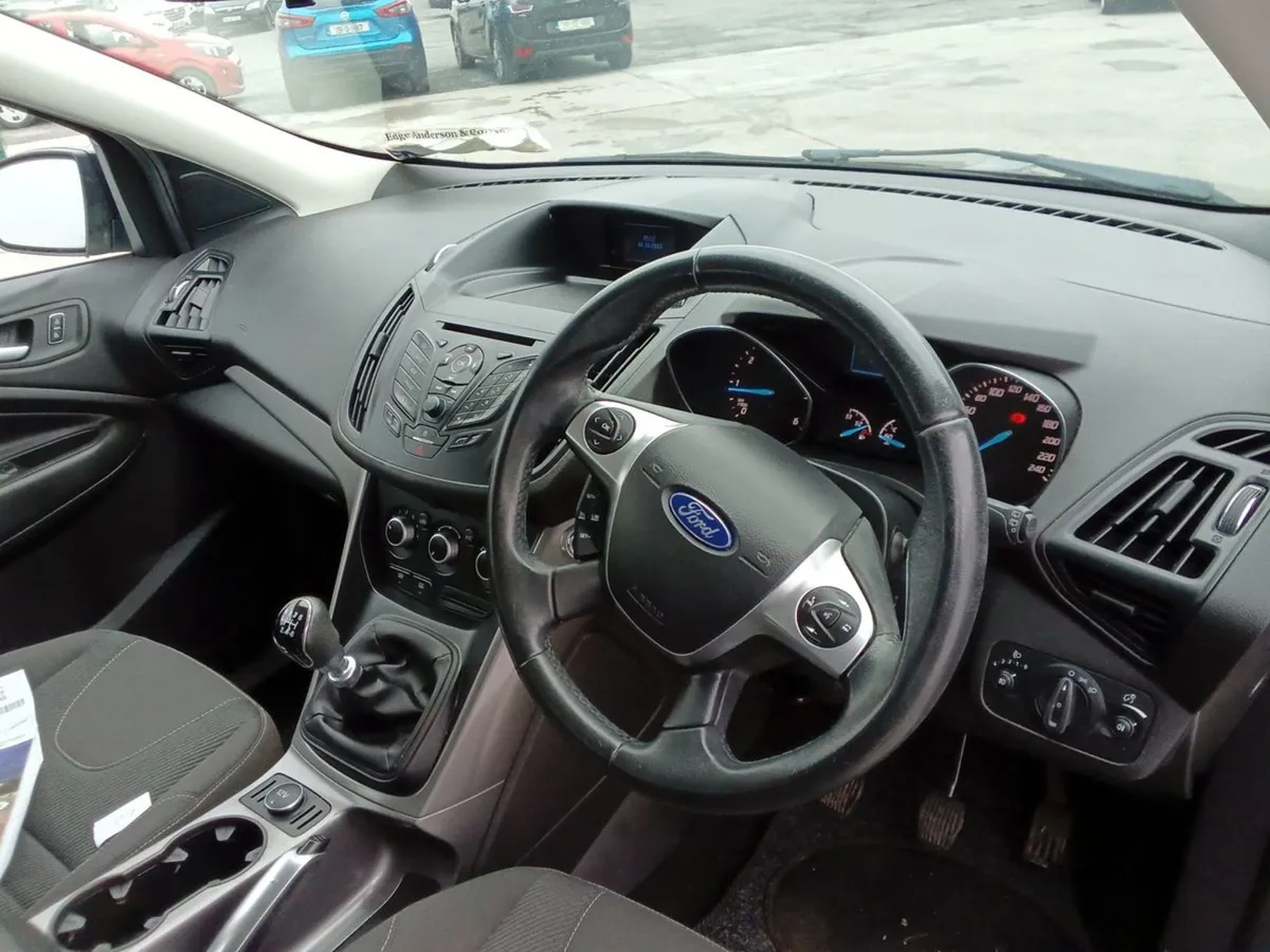 Ford Kuga Zetec 2.0tdci 140PS M6 2W - Image 4
