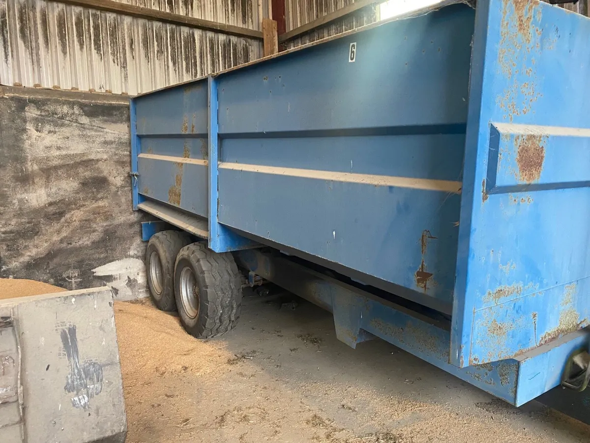 Grain trailer - Image 1