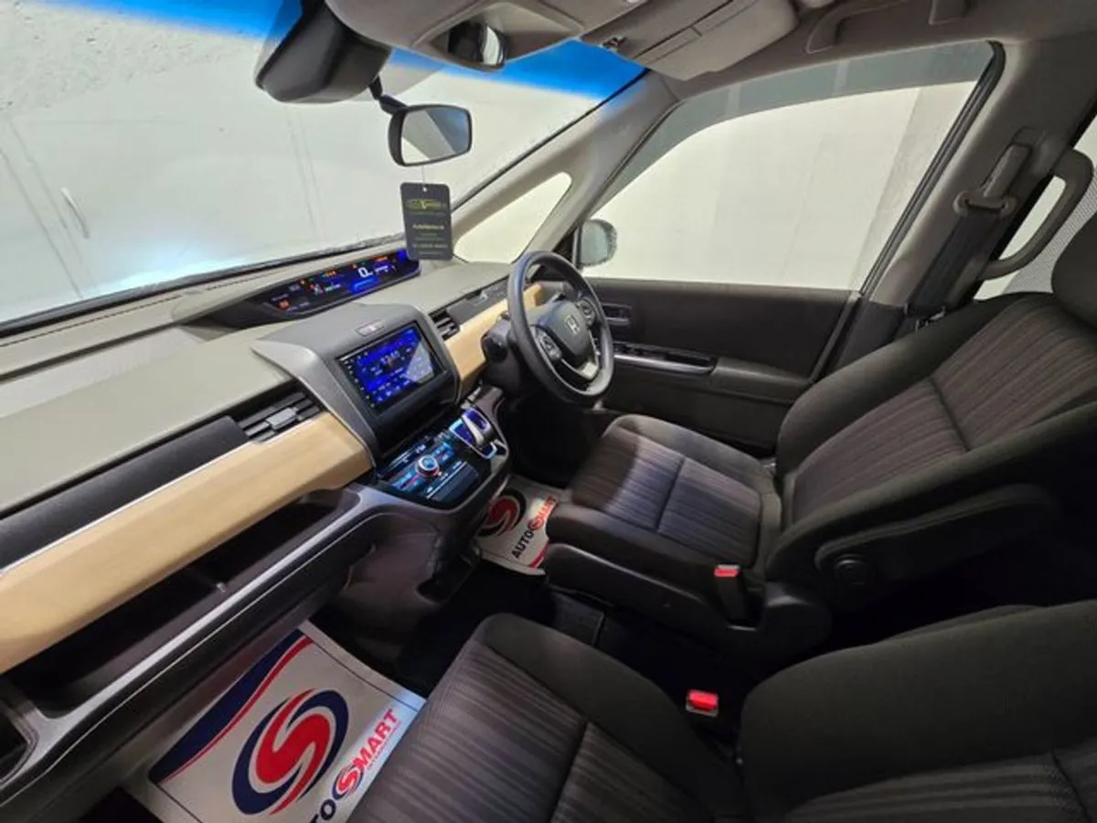 Honda Freed Hybrid G Automatic  6 Seater  Reversi - Image 2