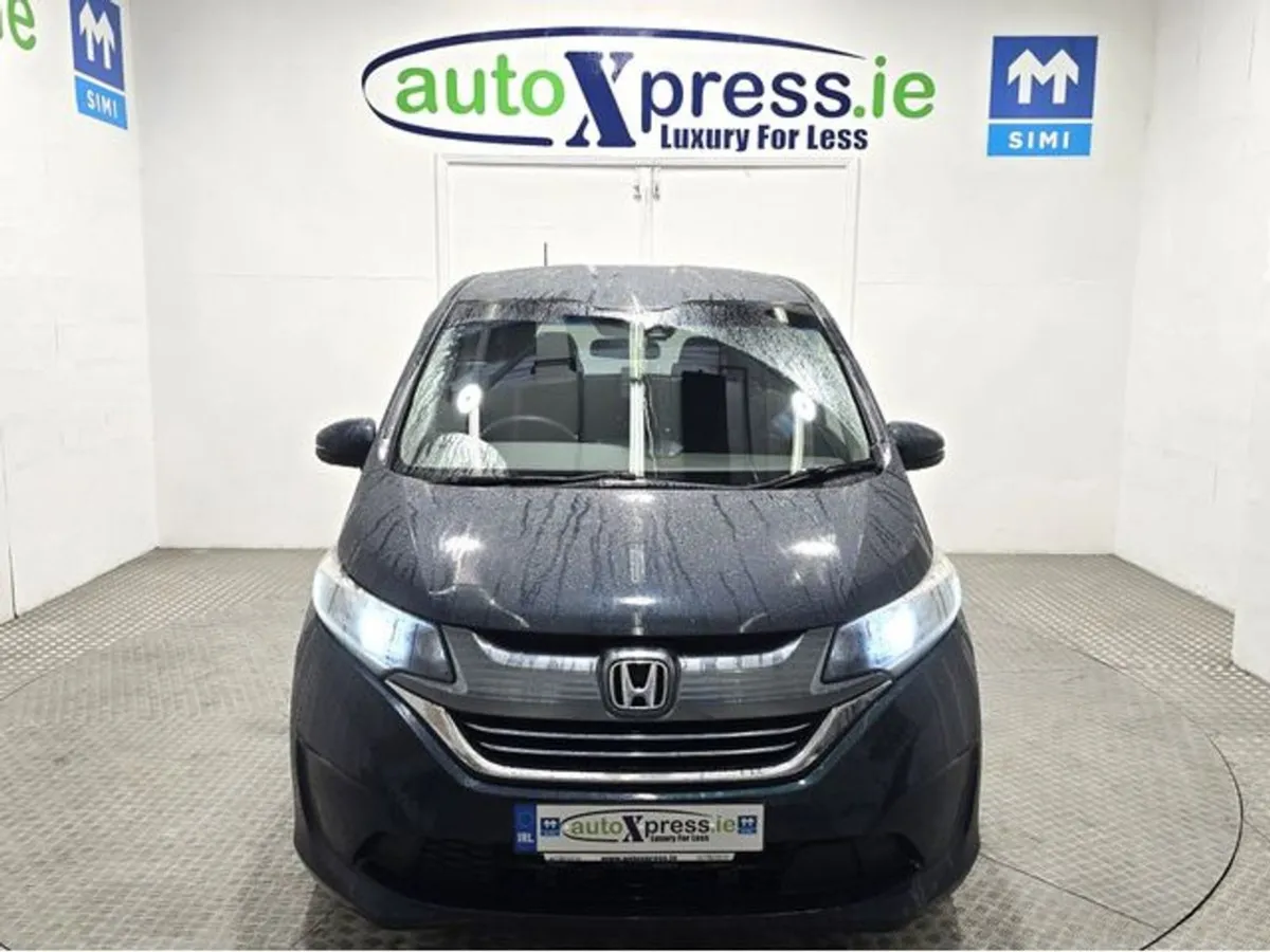 Honda Freed Hybrid G Automatic  6 Seater  Reversi - Image 3