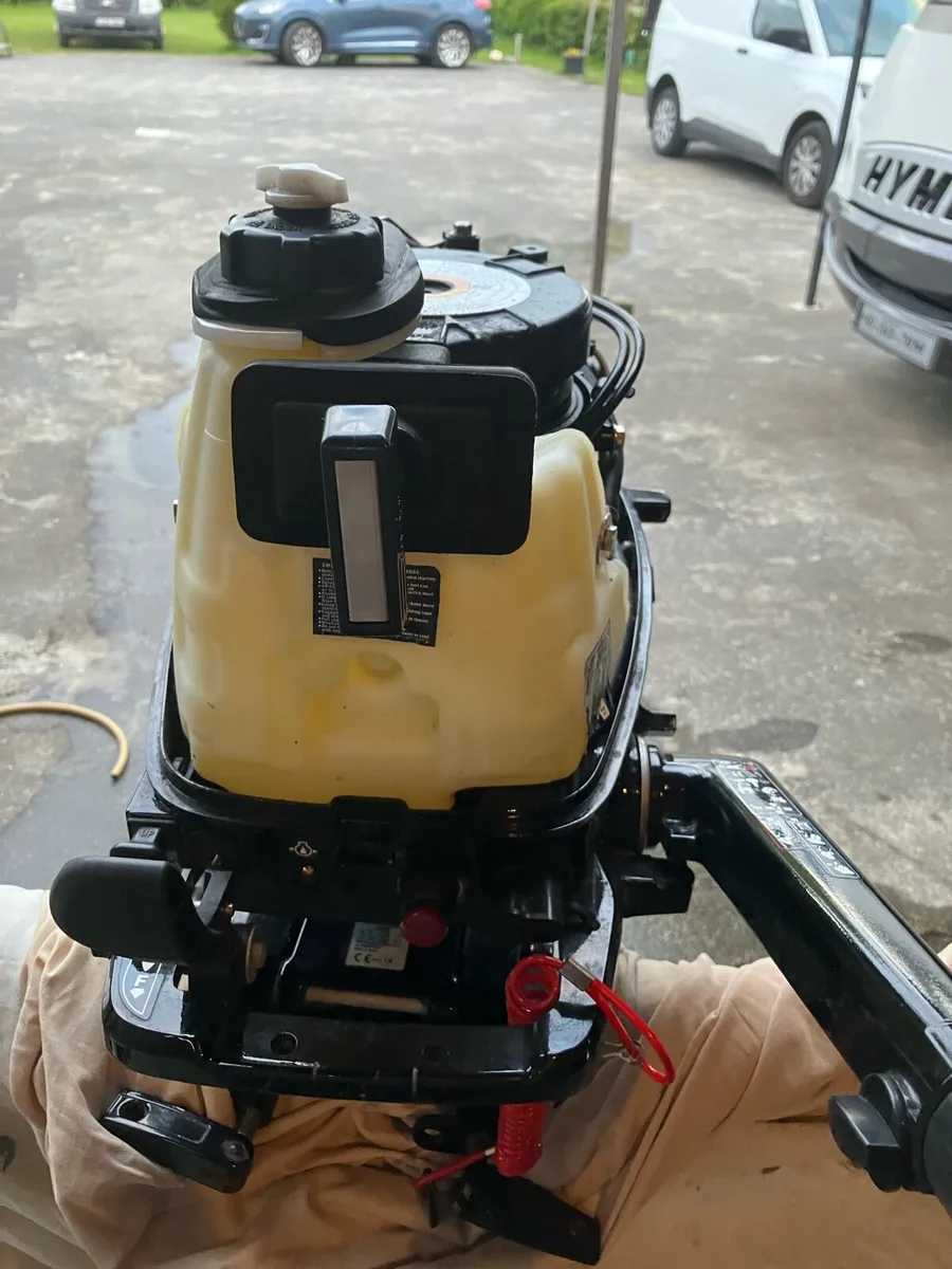 Boat engine - Image 4