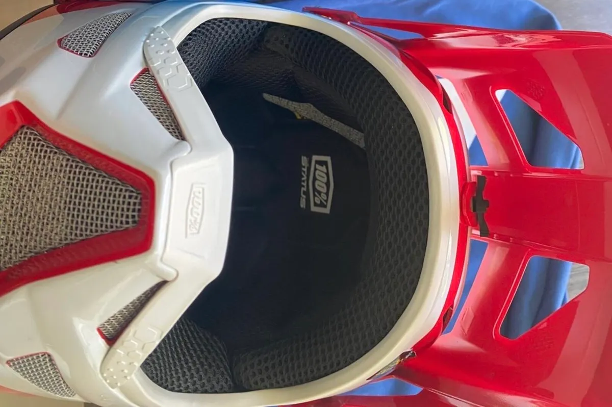One Childrens Full Face Mountain Bike Helmets - Image 2