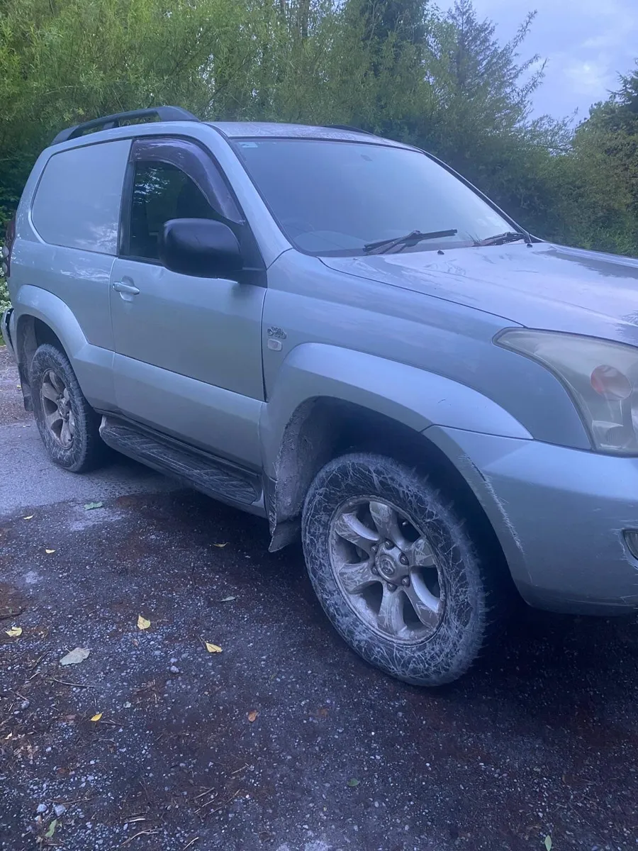 Toyota Land Cruiser 2006 - Image 3
