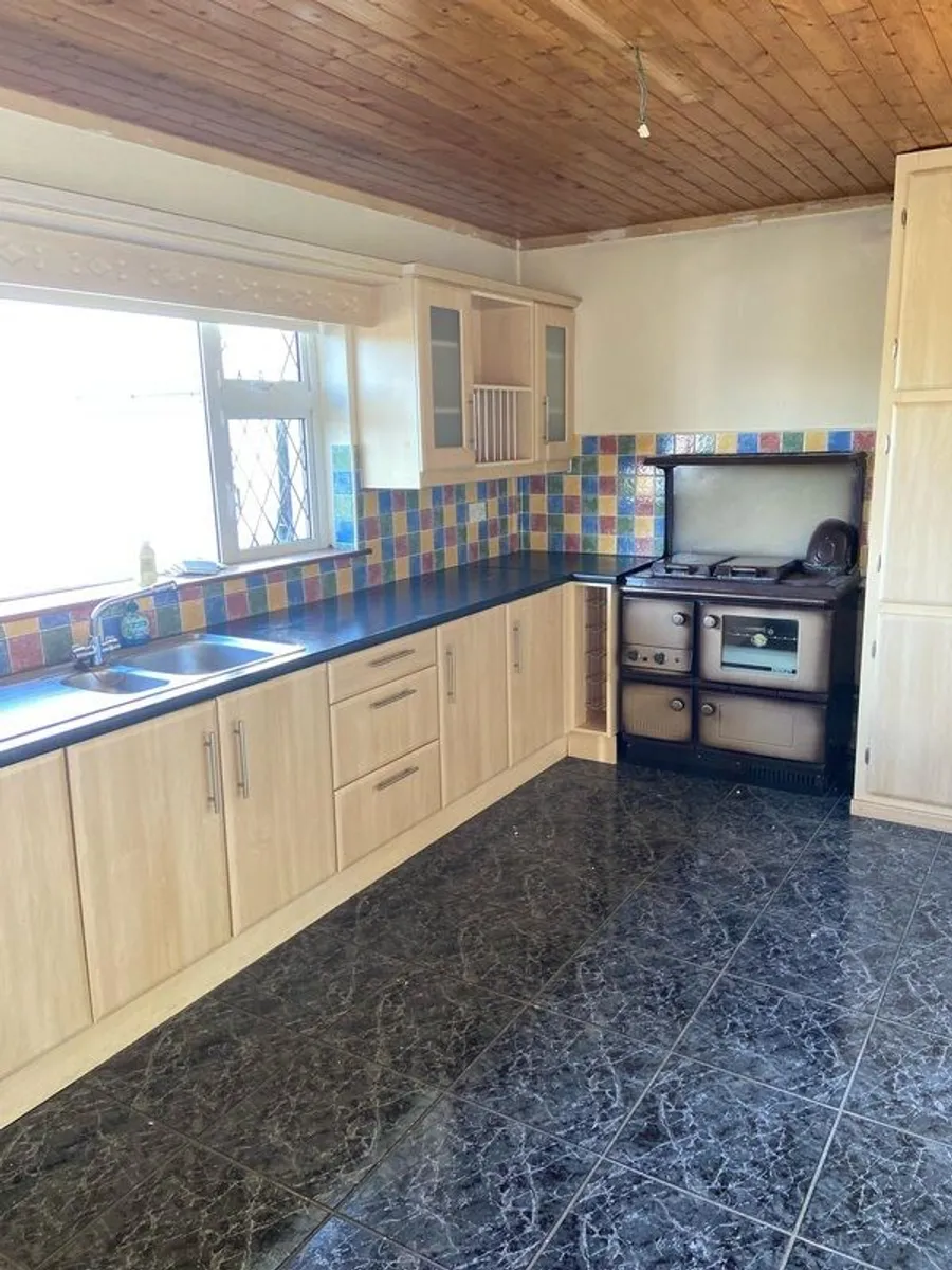 Kitchen. - Image 1