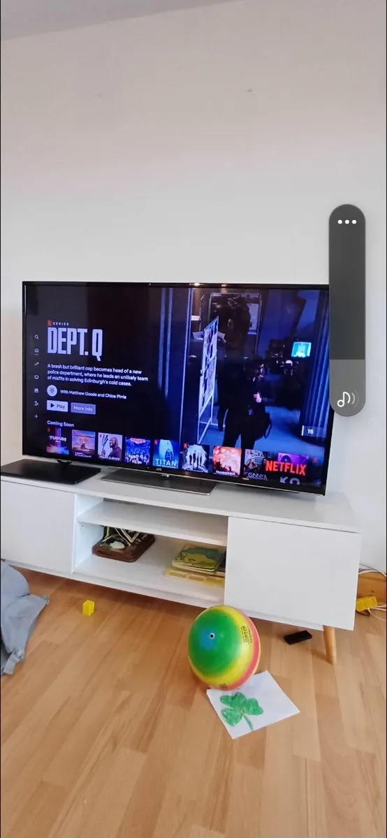 4k 55" Smart TV - Image 3