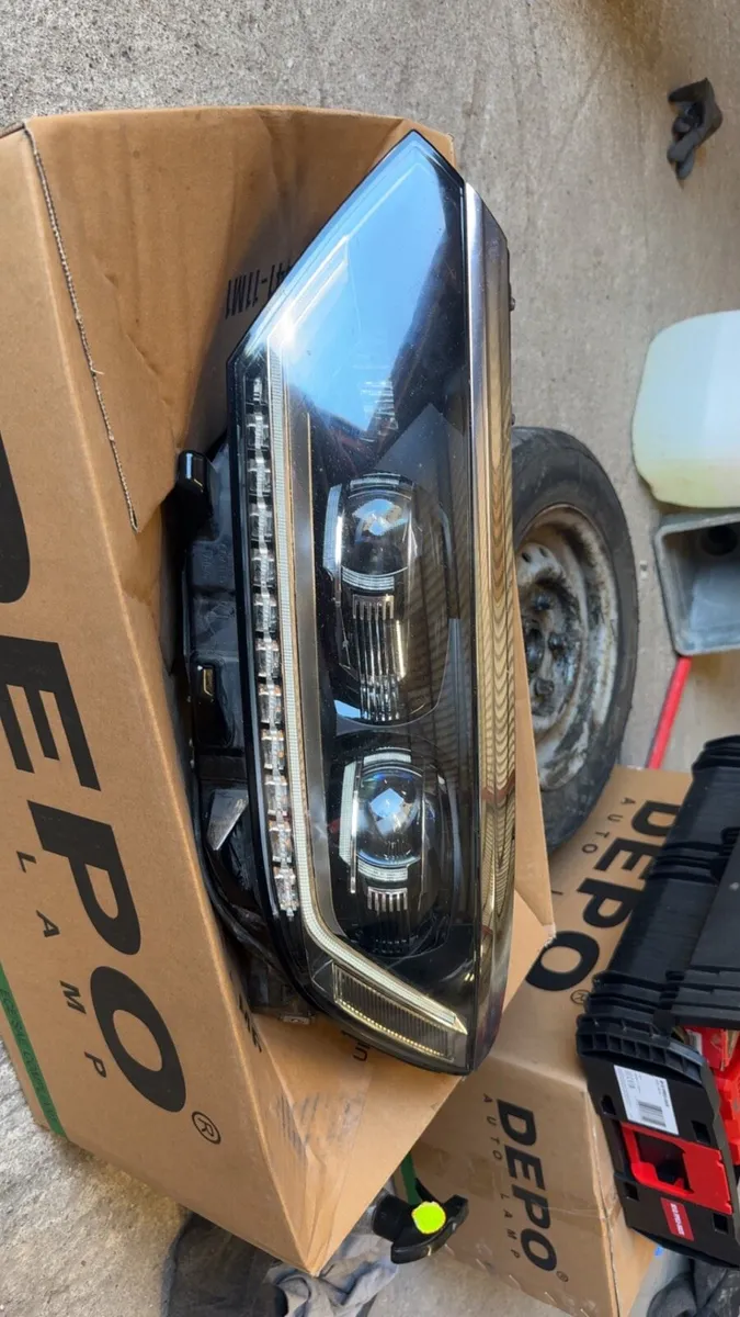 R-line Passat lights - Image 1