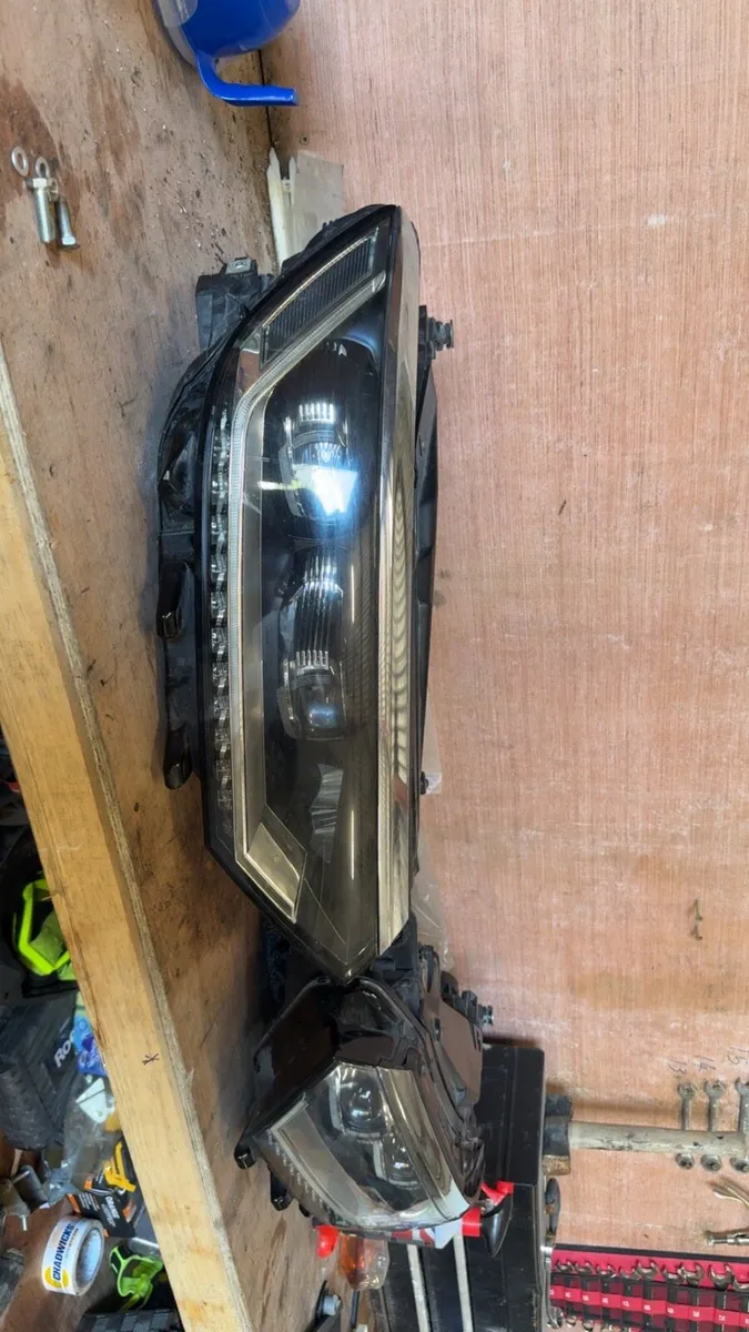 R-line Passat lights - Image 3