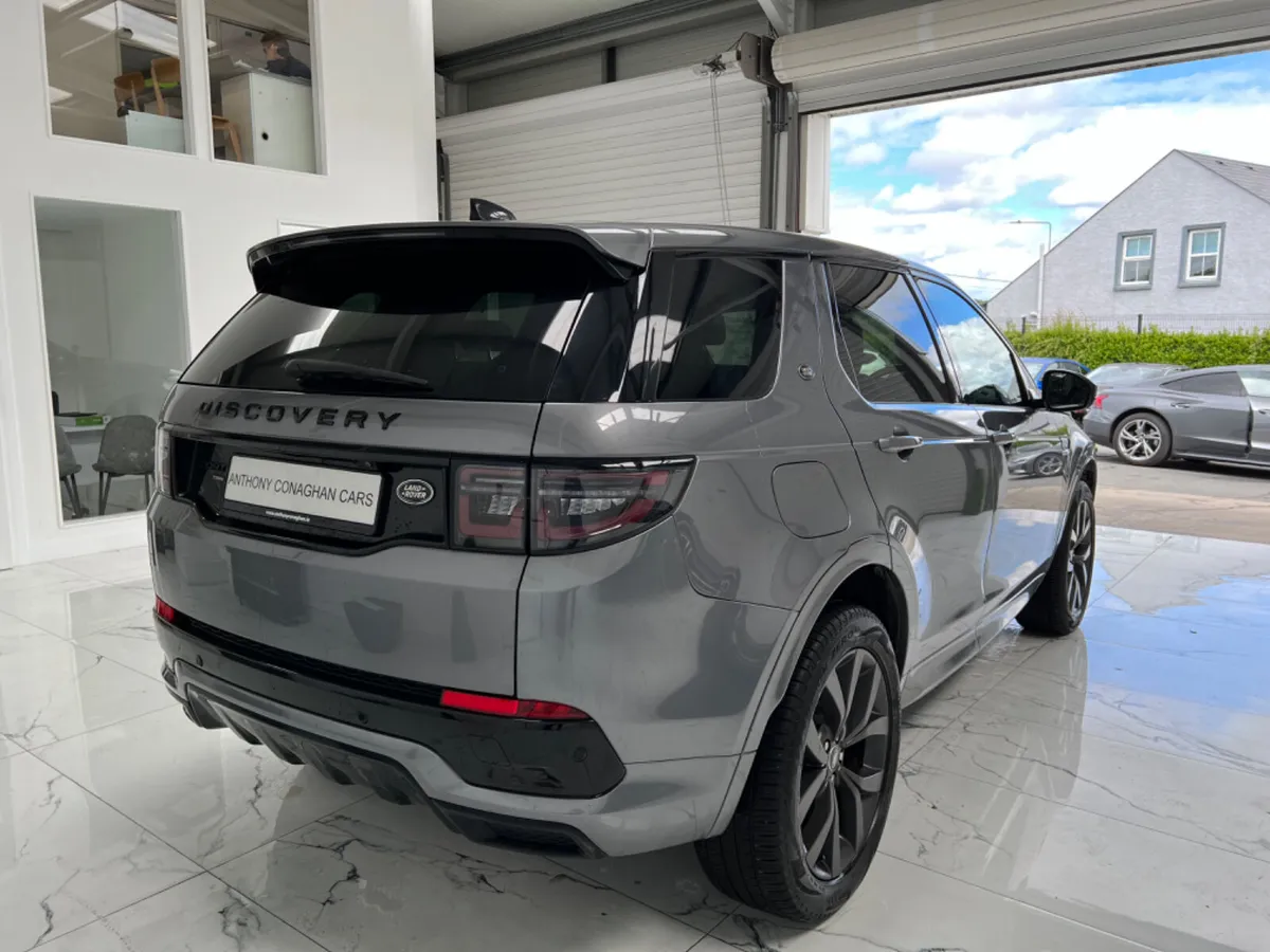 Land Rover Discovery Sport 2022 Hybrid - Image 2