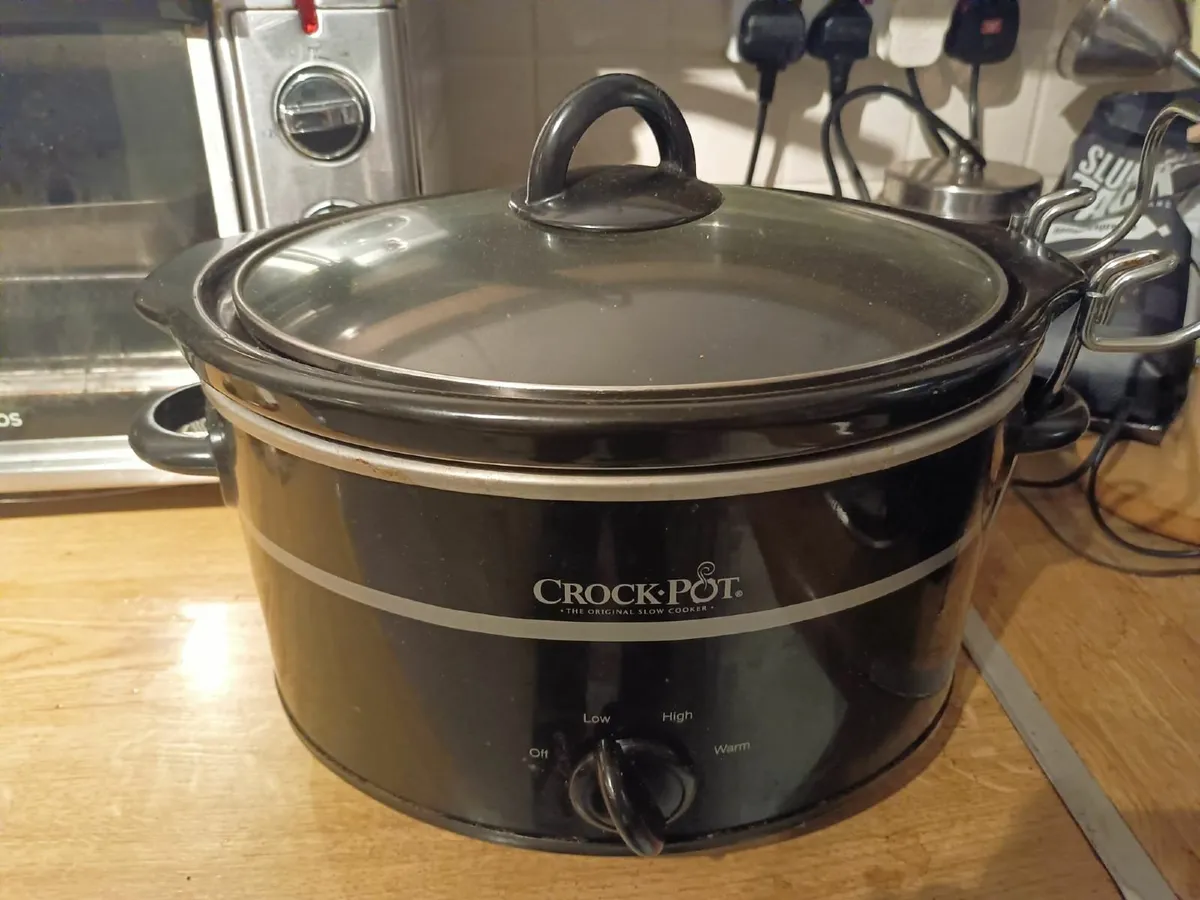 Slow cooker/hotpot. Crockpot brand