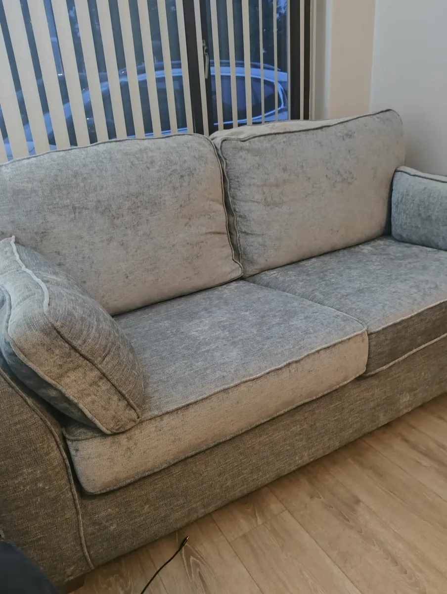 Couch 2 seater - Image 3