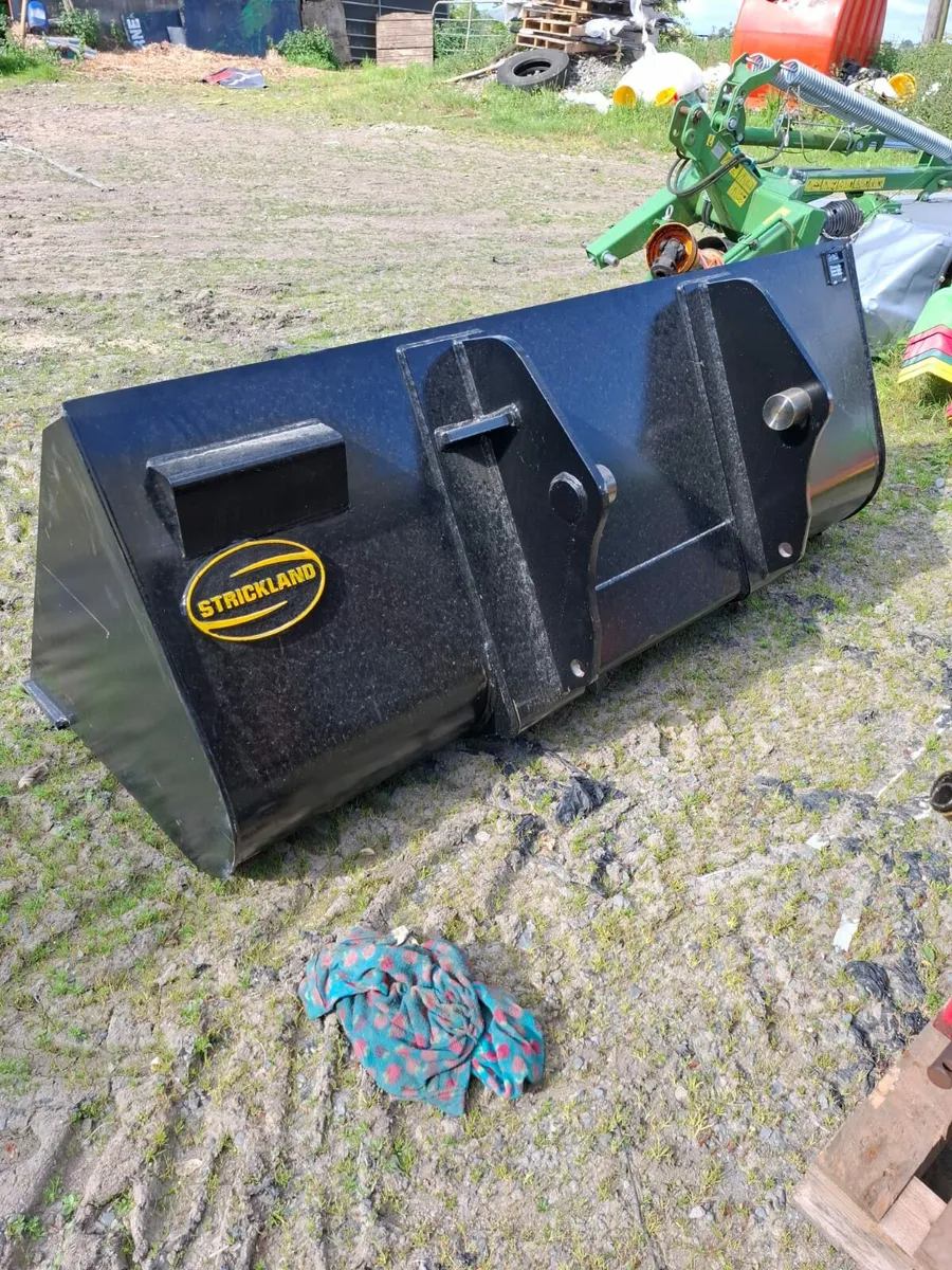 Strickland 90" Loading Bucket - Image 1