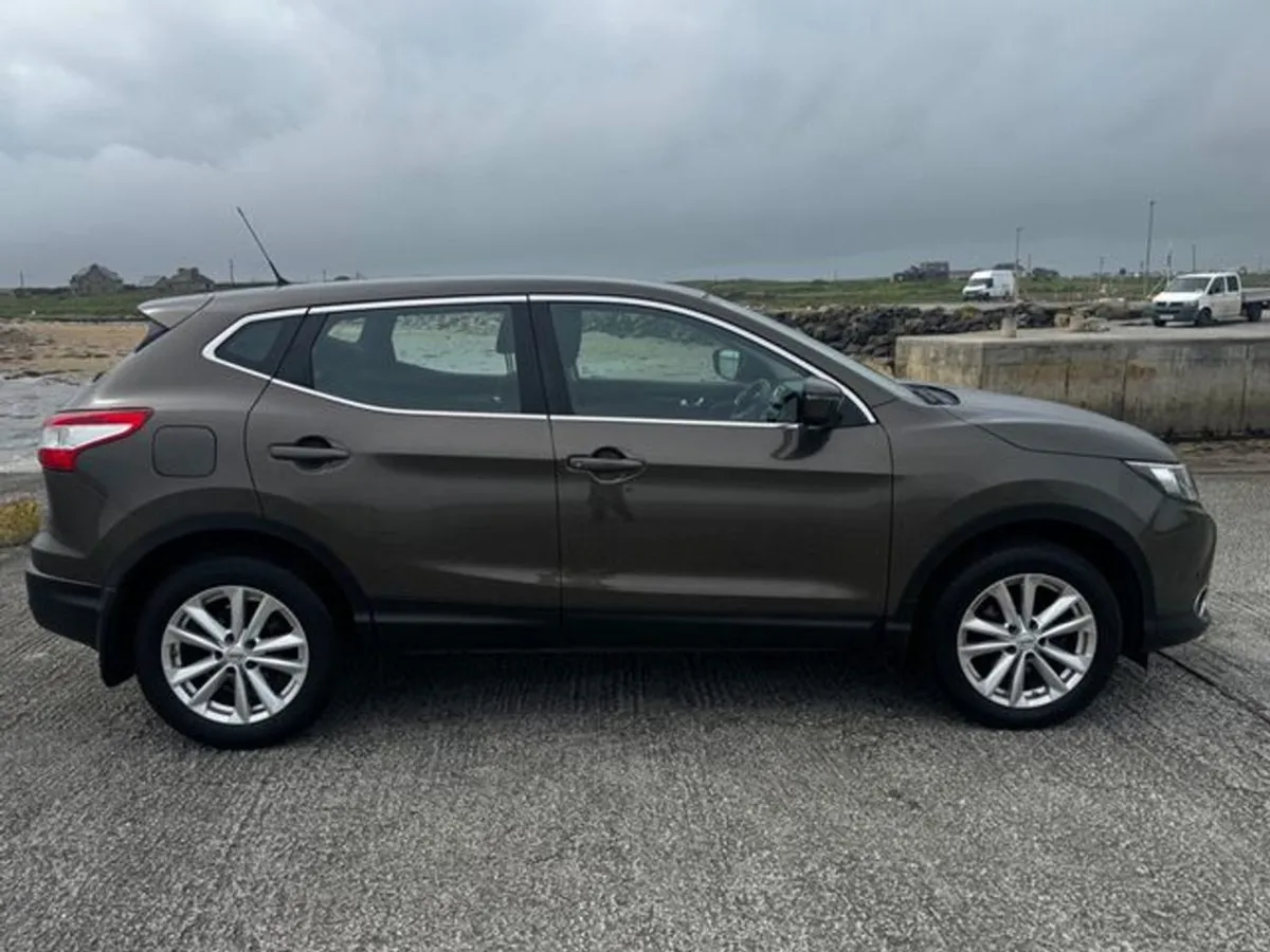 Nissan QASHQAI 1.5 DSL SV Safety PK 4DR - Image 2