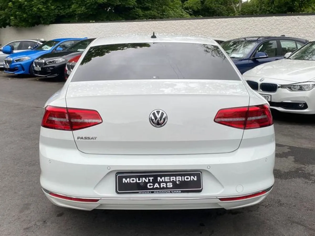 Volkswagen Passat Auto/leather/huge Spec - Image 4