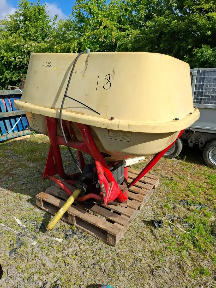 Vicon 1 Tonne Spreader - Image 2
