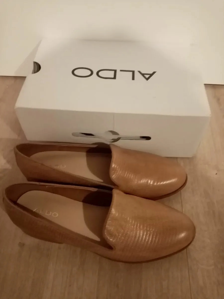 Ladies Aldo New  Size 5 leather Fawn shoes - Image 2