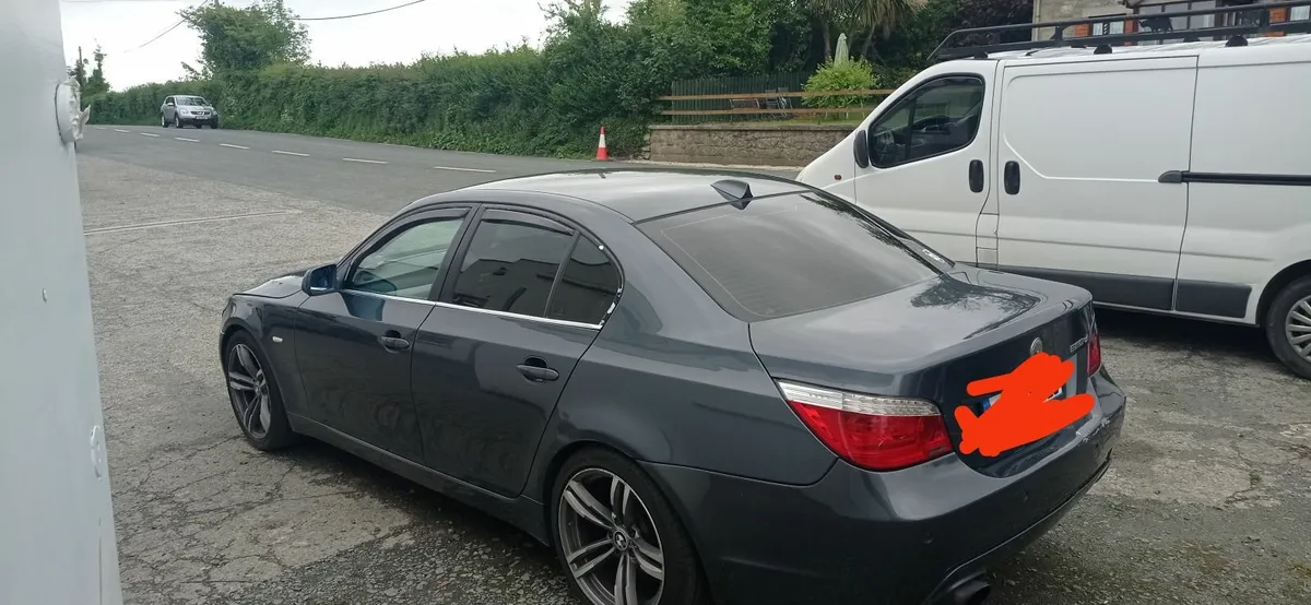 BMW 5-Series 2008 - Image 1