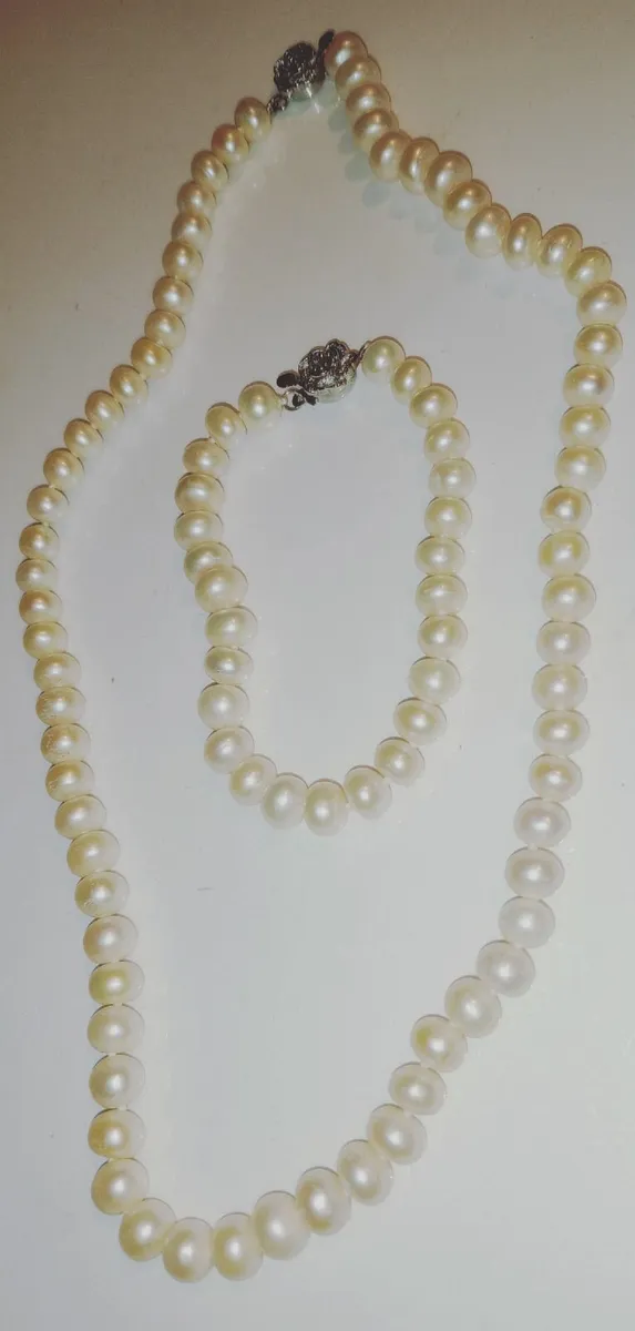 Pearl necklace with bracelet - Image 1
