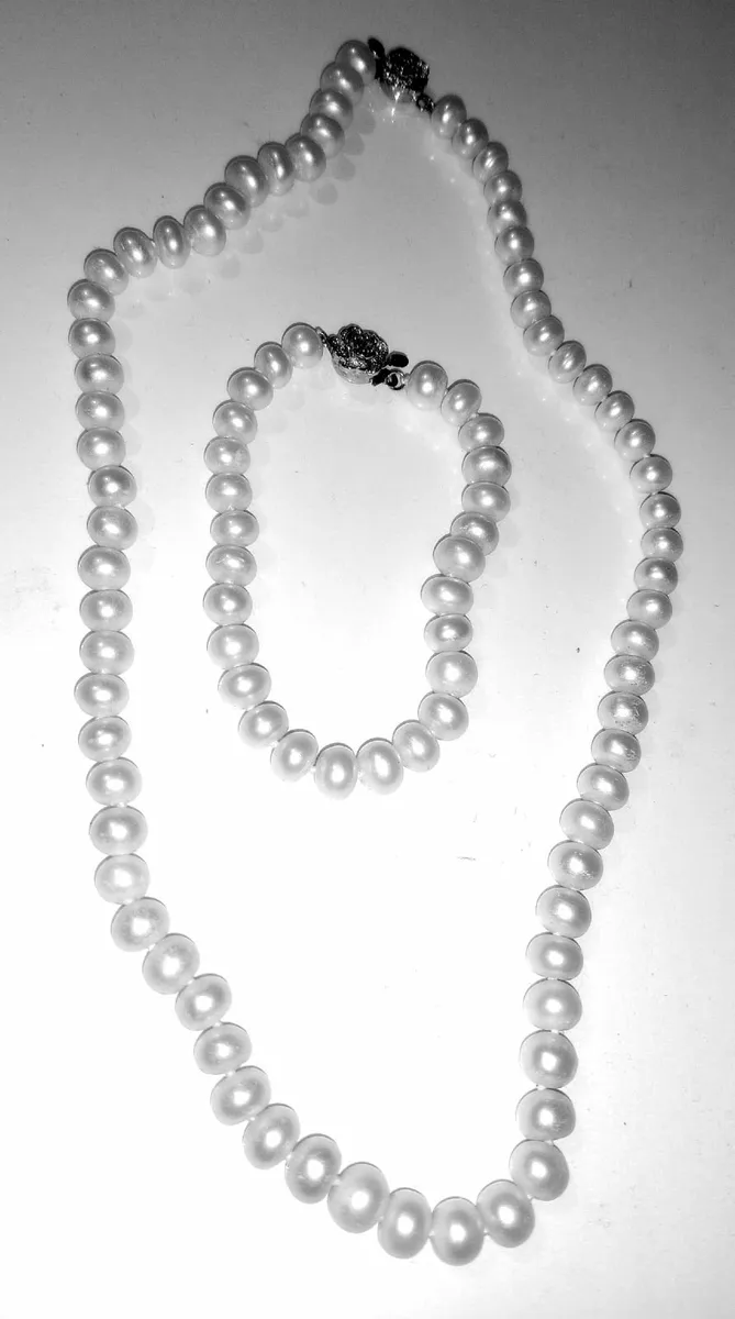 Pearl necklace with bracelet - Image 2