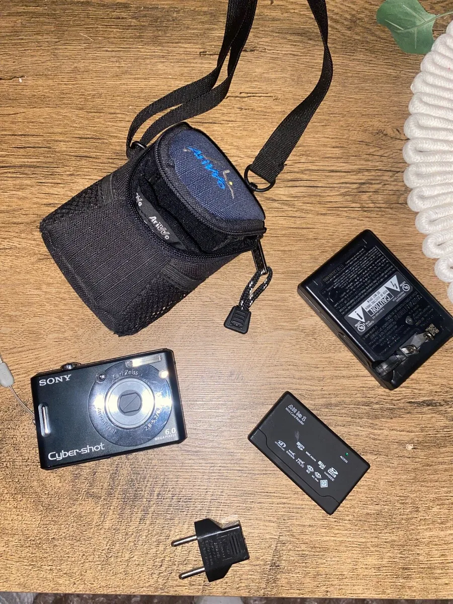 Digital Camera - Image 3