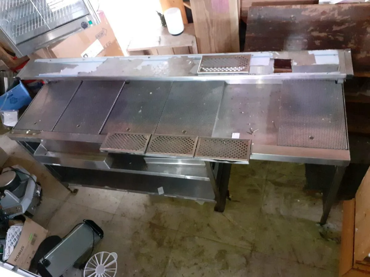 Bar & Kitchen equipment - Image 1