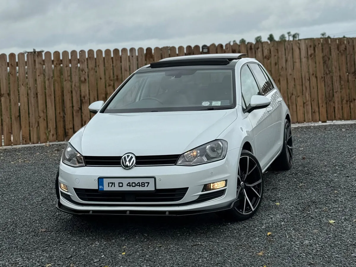 VOLKSWAGEN GOLF PAN ROOF 2017 - Image 2