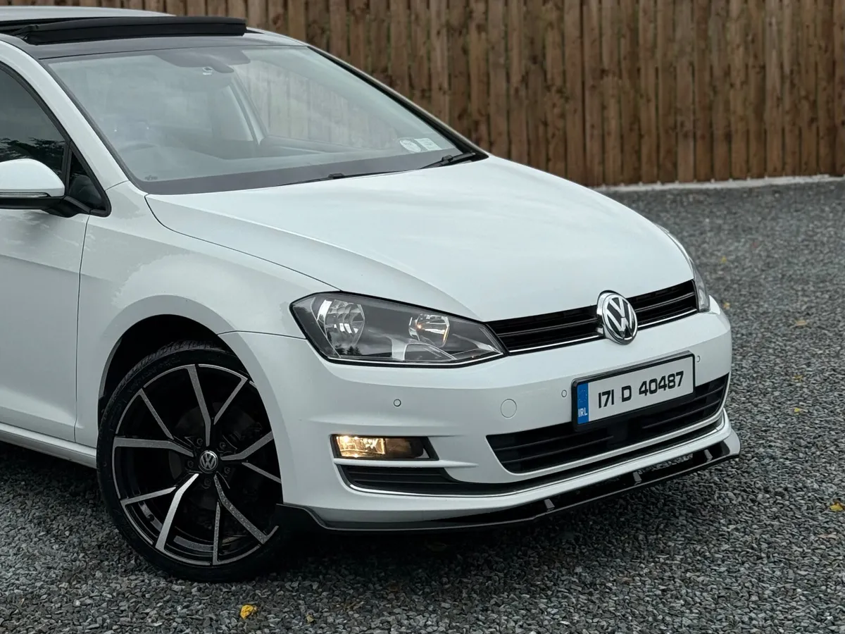 VOLKSWAGEN GOLF PAN ROOF 2017 - Image 3