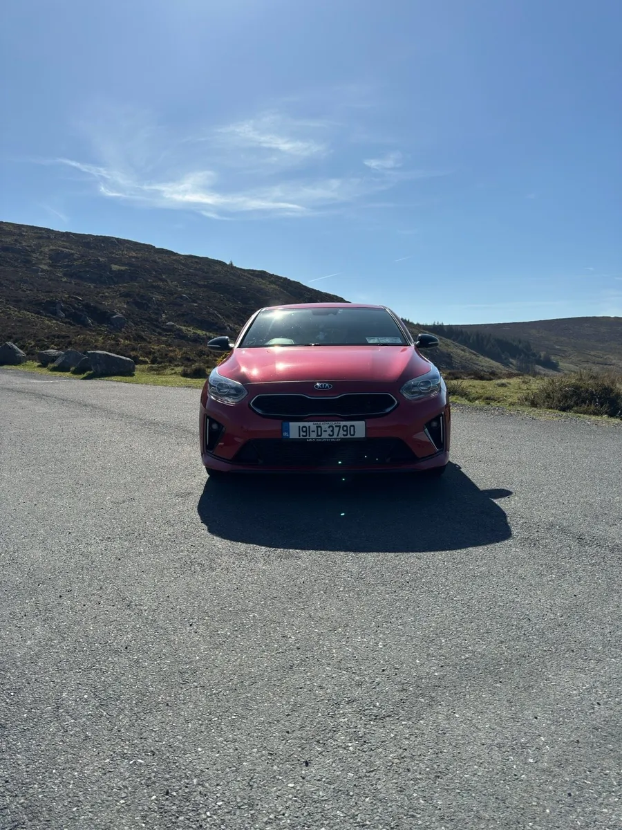 KIA PROCEED 1.4 TGDI PETROL LOW KM - Image 2